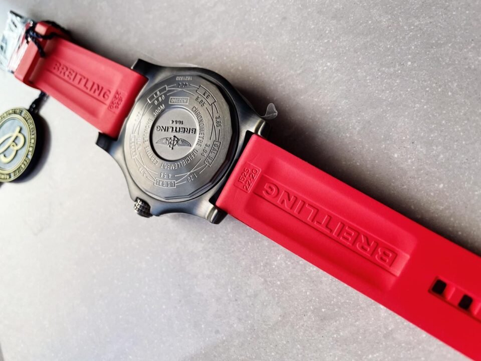 Avenger GMT SS GF 1:1 Best Edition Black Dial Stick Markers on RED rubber Strap A2836 V2 limited edition - Image 8