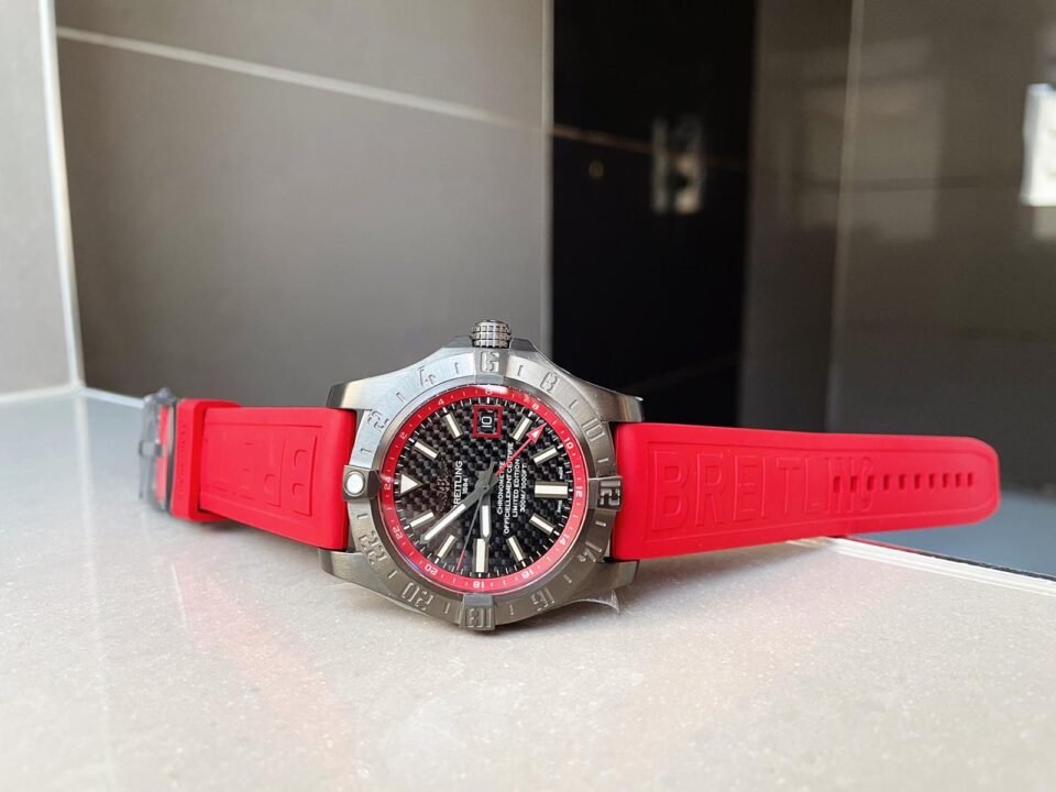 Avenger GMT SS GF 1:1 Best Edition Black Dial Stick Markers on RED rubber Strap A2836 V2 limited edition - Image 5