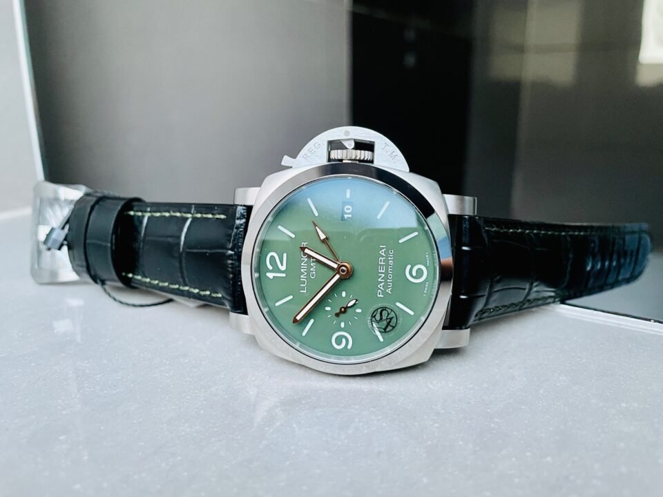 PAM1056 GMT VSF 1:1 MS DHONI Edition Green Dial on Black Leather Strap P.9011 - Image 2