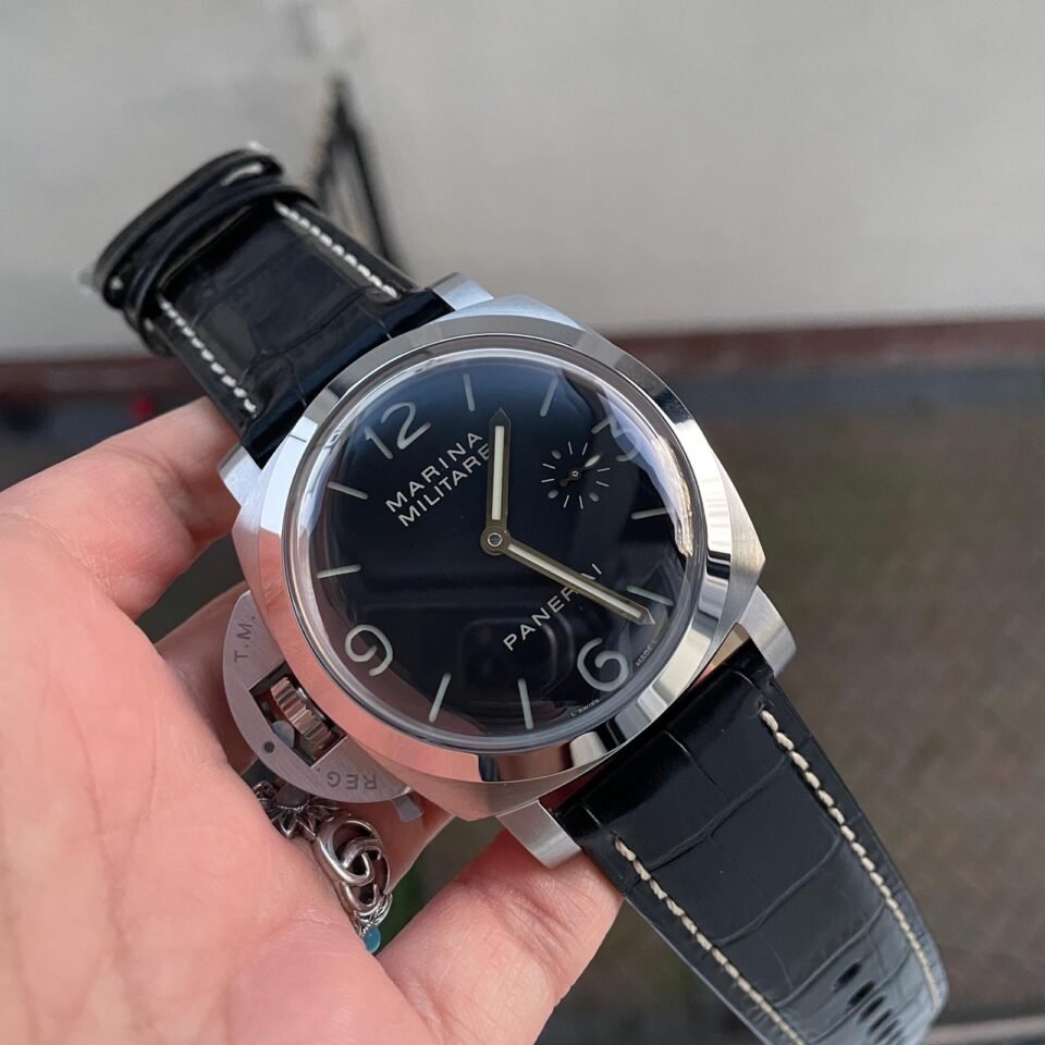 PAM217 H XF 1:1 Best Edition Superlumed Dial on Black Leather Strap A6497 with Y-Incabloc - Image 2