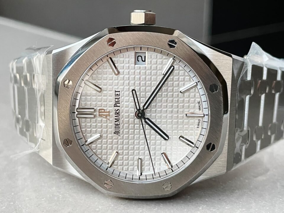 Royal Oak 41mm 15500 SS ZF 1:1 Best Edition White Textured Dial on SS Bracelet A4302 V2 - Image 3