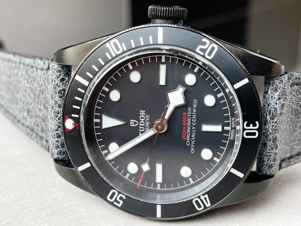 HERITAGE 2016 BLACK BAY SHIELD DLC ZF 1:1 BEST EDITION BLACK BEZEL ON ASSO. LEATHER STRAP A2824 - Image 4