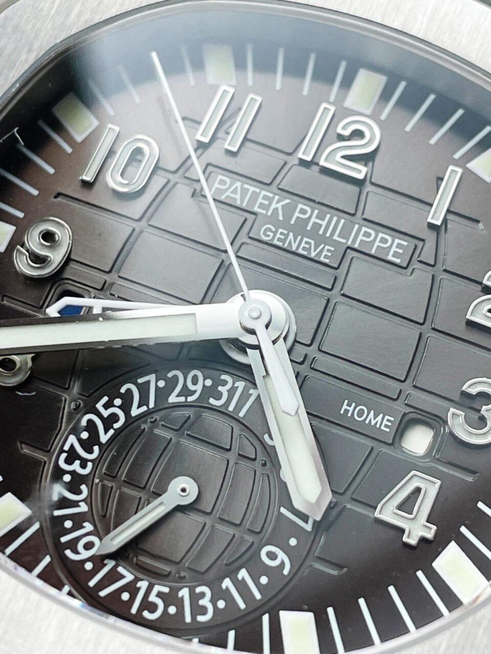 AQUANAUT 5164A SS GRF BEST EDITION BLACK DIAL ON BLACK RUBBER STRAP A324 V2 - Image 7