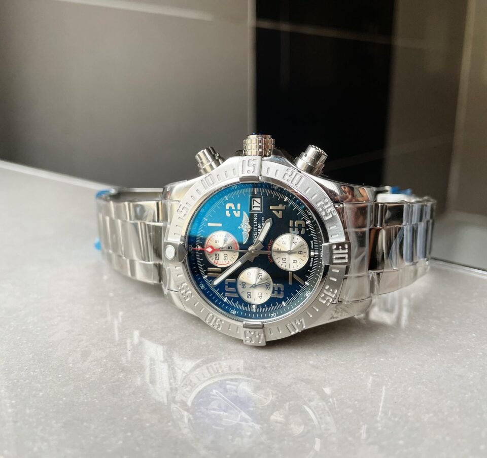 Avenger II Chronograph 43mm SS GF 1:1 Best Edition Gray/White Dial on SS Bracelet A7750 - Image 2