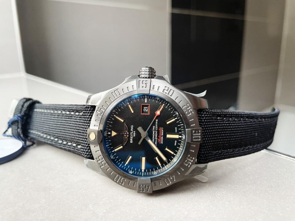 AVENGER BLACKBIRD 44MM DLC GF 1:1 BEST EDITION TITANIUM CASE BLACK DIAL ON BLACK RUBBER STRAP A2824 V4 - Image 3