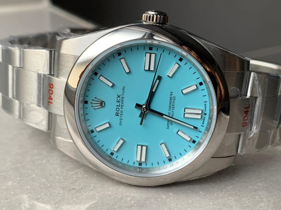OYSTER PERPETUAL EW FACTORY TURQUOISE DIAL 41MM Asian 3230 automatic movement - Image 2