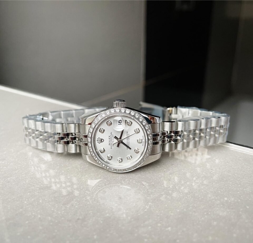 Datejust ladies 28mm silver dial fluted bezel ss jubliee strap 2836 movement - Image 4