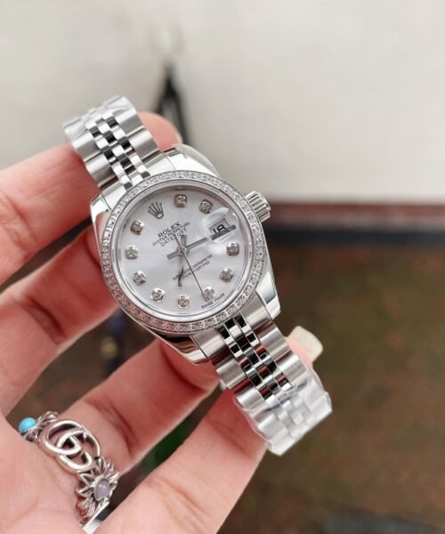 Datejust ladies 28mm silver dial fluted bezel ss jubliee strap 2836 movement