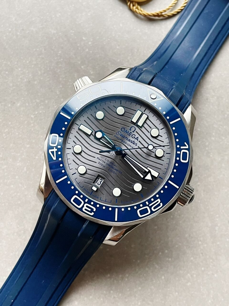 2018 Seamaster Diver 300M VSF 1:1 Best Edition Blue Ceramic Grey Dial on blue rubber strap Strap A8800
