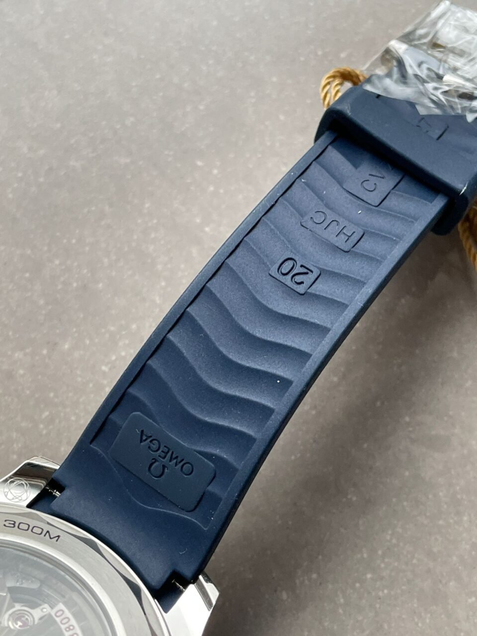 2018 Seamaster Diver 300M VSF 1:1 Best Edition Blue Ceramic Grey Dial on blue rubber strap Strap A8800 - Image 10