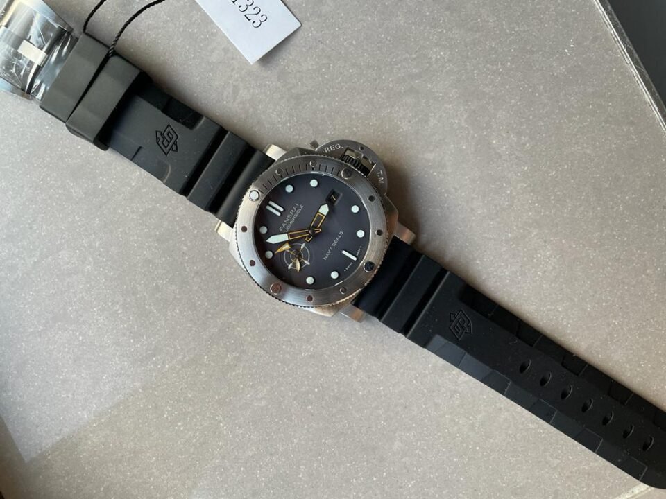 PAM1323 Y GMT VSF 1:1 Best Edition Dark Gray Dial on Black Rubber Strap P9011 - Image 9