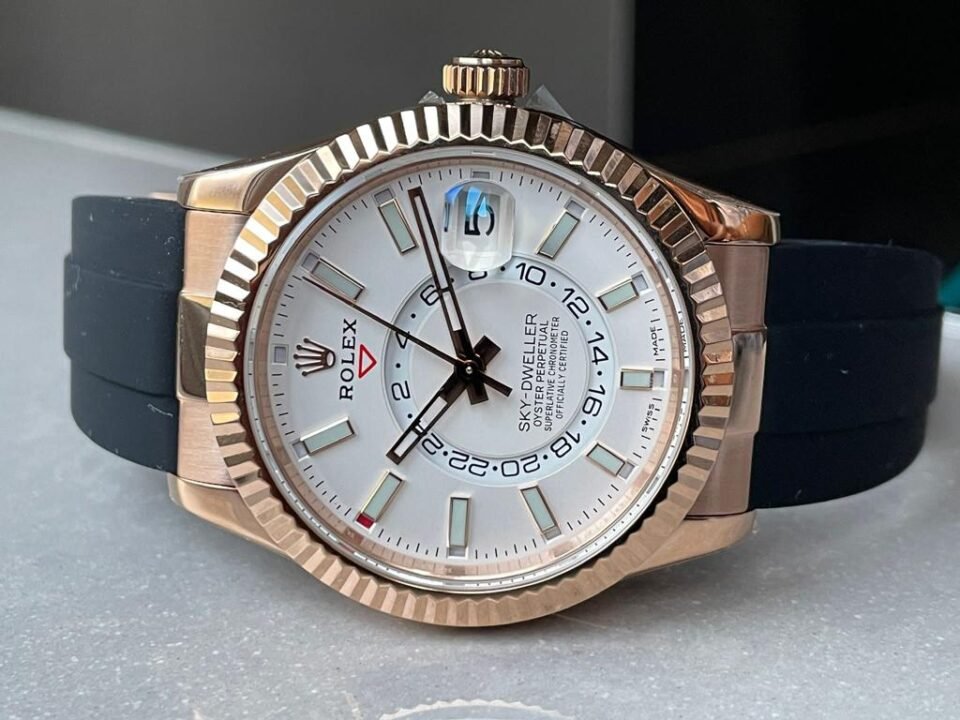 Skydweller SS/RG twf best edition white dial on rubber bracelet A23J - Image 4