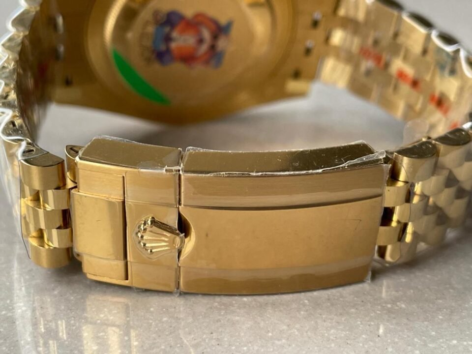 GMT-Master II 126718 904L YG Black Dial Dots on YG Jubilee Bracelet Clean DD3285 CHS - Image 14