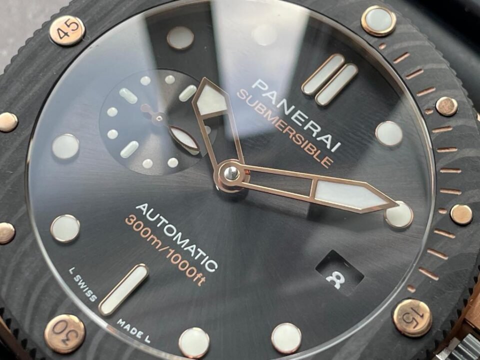 Submersible QuarantaQuattro GoldTech PAM01070 44mm YG Black Dial on Rubber Strap VSF P900 - Image 9