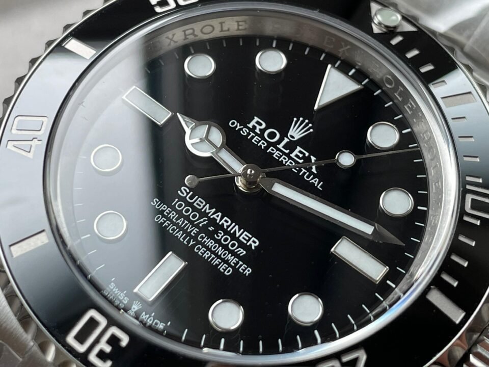 Submariner 124060LN 904L SS Black Dial on SS Bracelet CLEAN VR3230 - Image 5