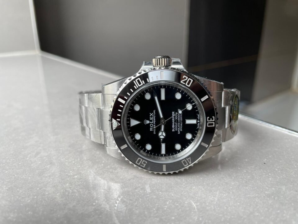 Submariner 124060LN 904L SS Black Dial on SS Bracelet CLEAN VR3230 - Image 6