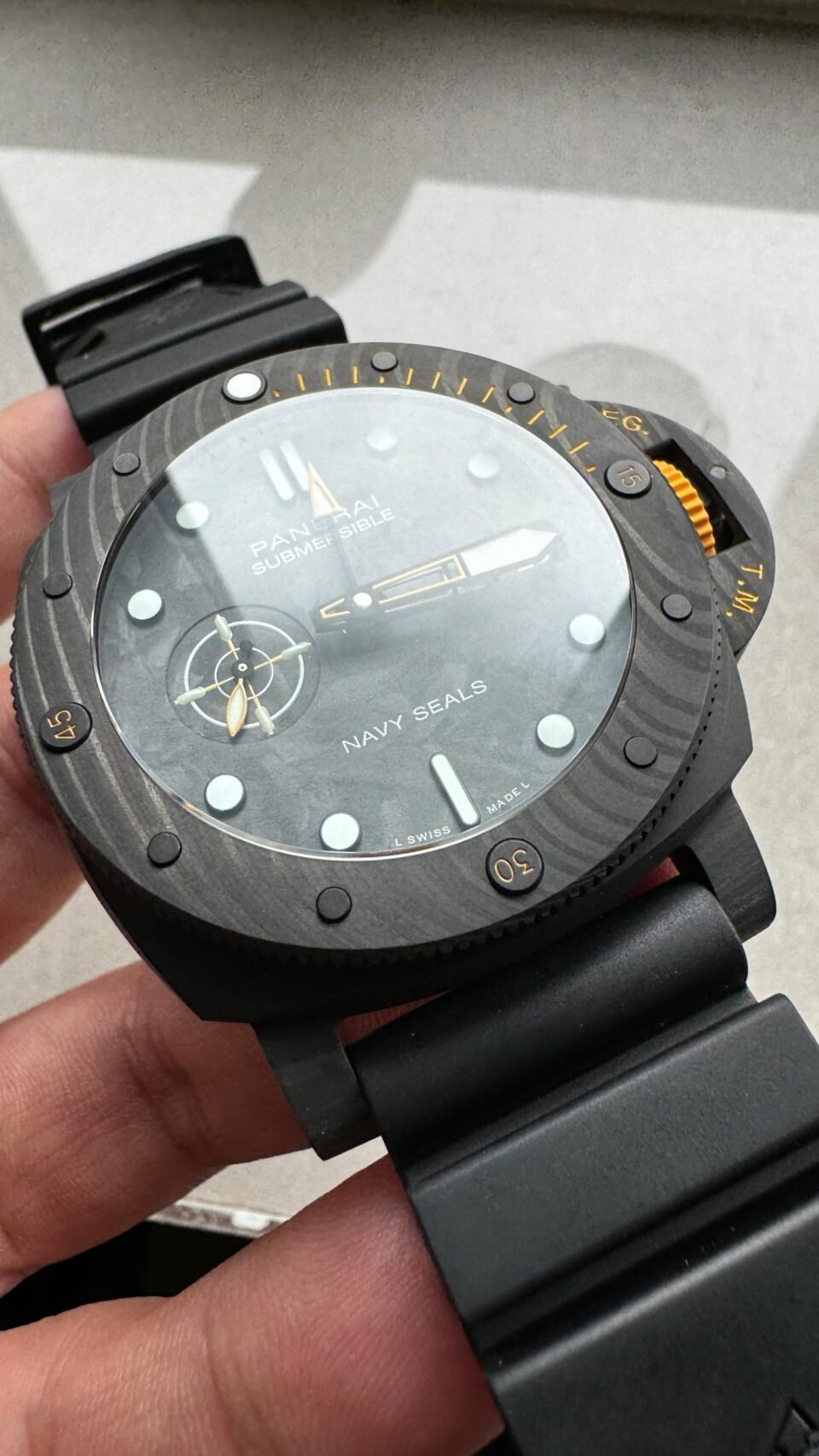PAM1324 Y 44mm Submersible VSF 1:1 Best Edition Carbon Dial on Rubber Strap P.9011 Clone - Image 3