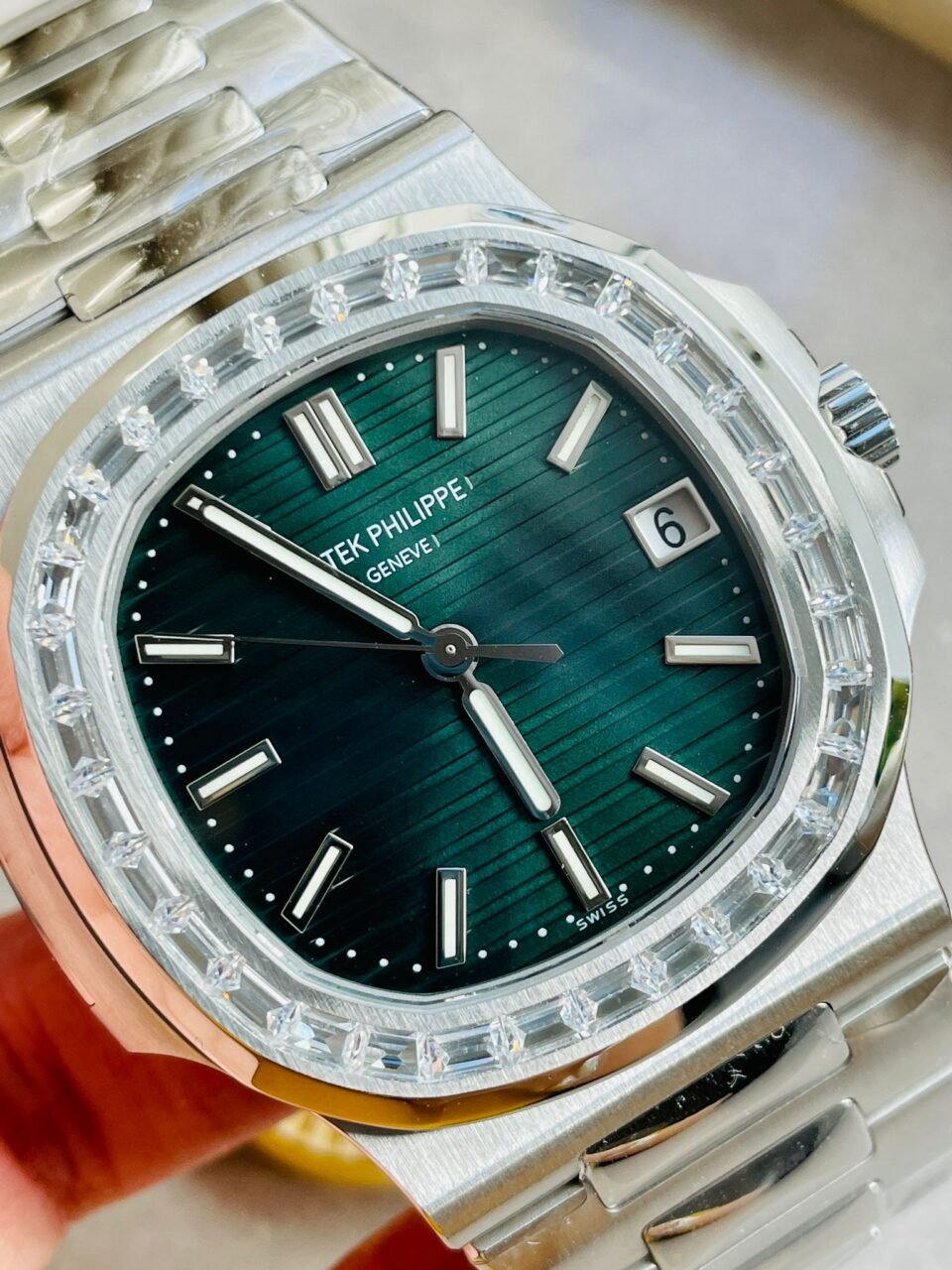 Nautilus 5711/1A PPF 1:1 Best Edition Green Textured Dial T Diamonds Bezel on SS Bracelet 324CS V4 - Image 5