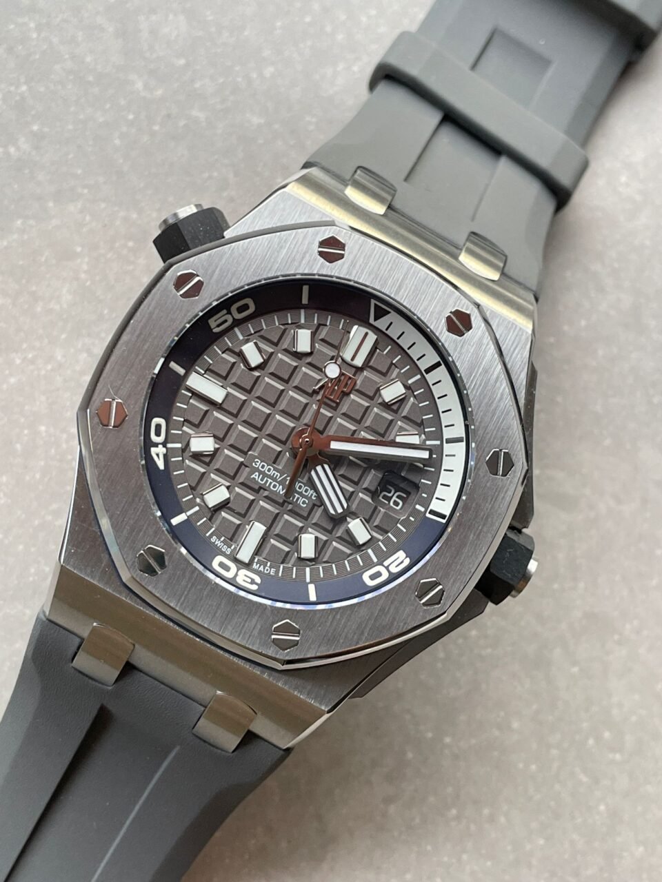 Royal Oak Offshore Diver 15720 IPF 1:1 Best Edition Gray Dial on Gray Rubber Strap A4308 - Image 4