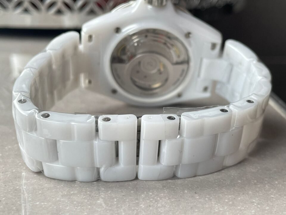 J12 38mm 1:1 Best Edition White Ceramic Dial White Strap on Holding Bracelet - Image 10