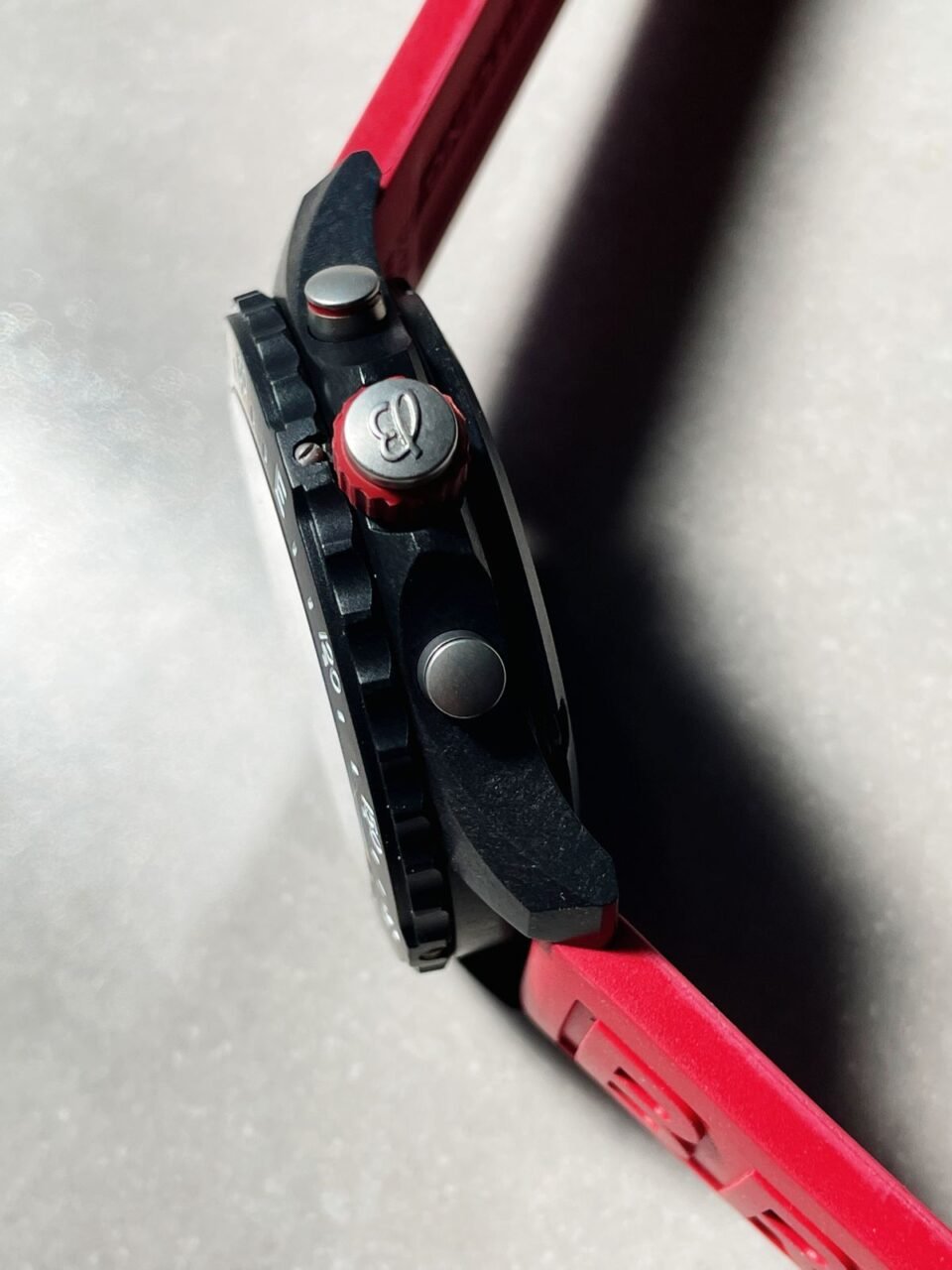 Endurance pro OGF 44mm Black dial Red Rubber Strap quartz movement - Image 13