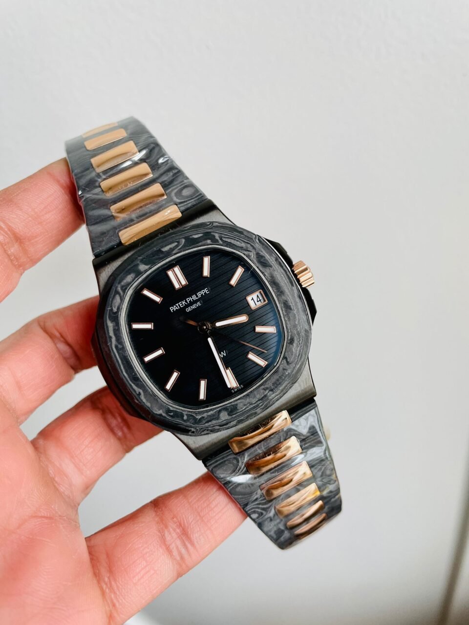 Nautilus 5711 DIW Carbon DIWF 1:1 Best Edition Black Textured Dial on Carbon/RG Bracelet 324CS