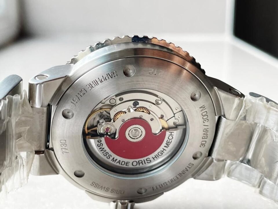 ORIS AQUIS green face CERAMIC bezel SW200 SWISS movement - Image 9