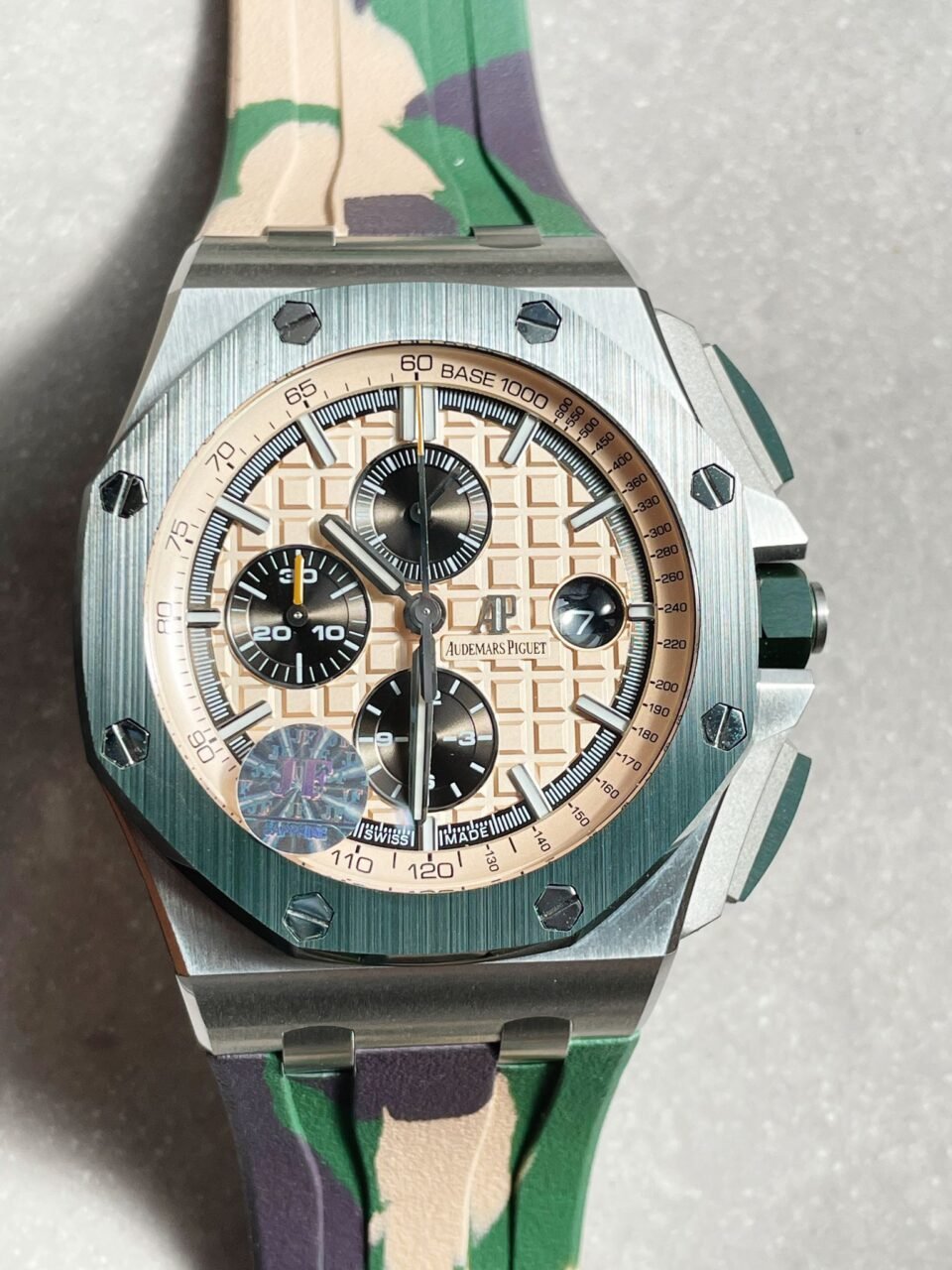 Royal Oak Offshore Chronograph "CAMO" 26400SO Beige colored textured dial Camouflage rubber strap - Image 3