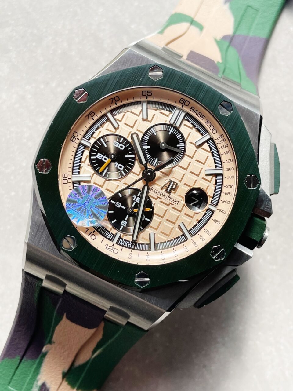 Royal Oak Offshore Chronograph "CAMO" 26400SO Beige colored textured dial Camouflage rubber strap - Image 2