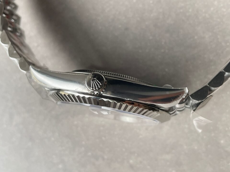 DateJust Men "wimbledon"SS Grey textured Dial Roman Markers with Jubilee Bracelet - Image 7