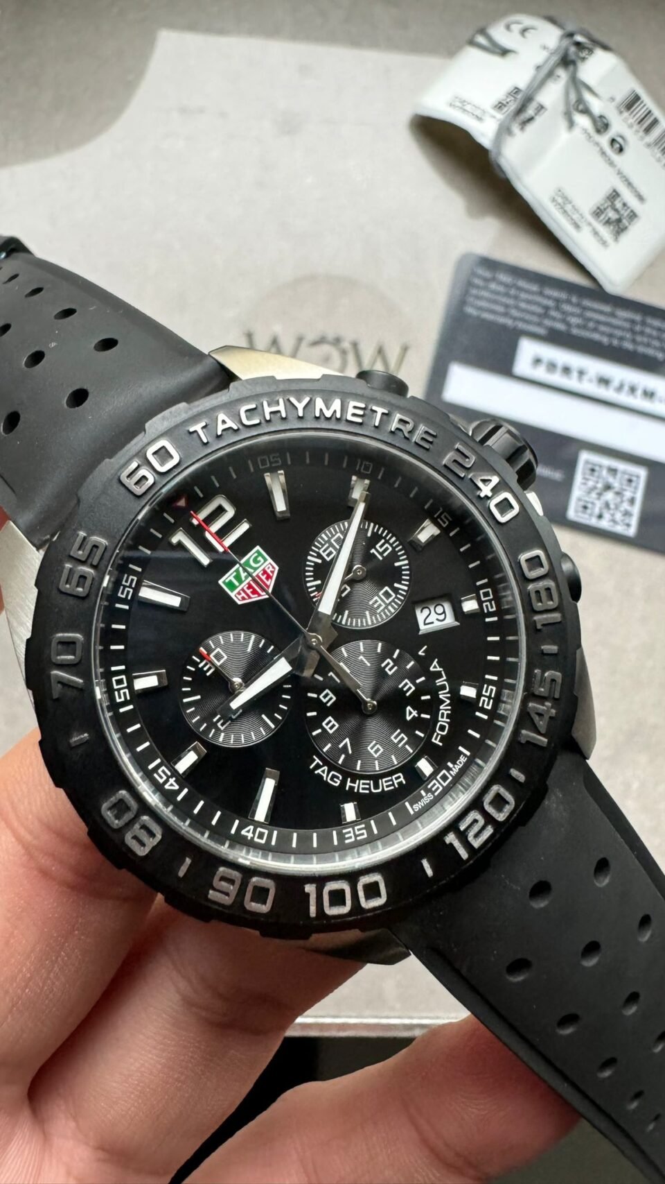 Formula 1 Tag Chronograph Quartz CAZ1010.FT8024 black dail rubber strap OGF