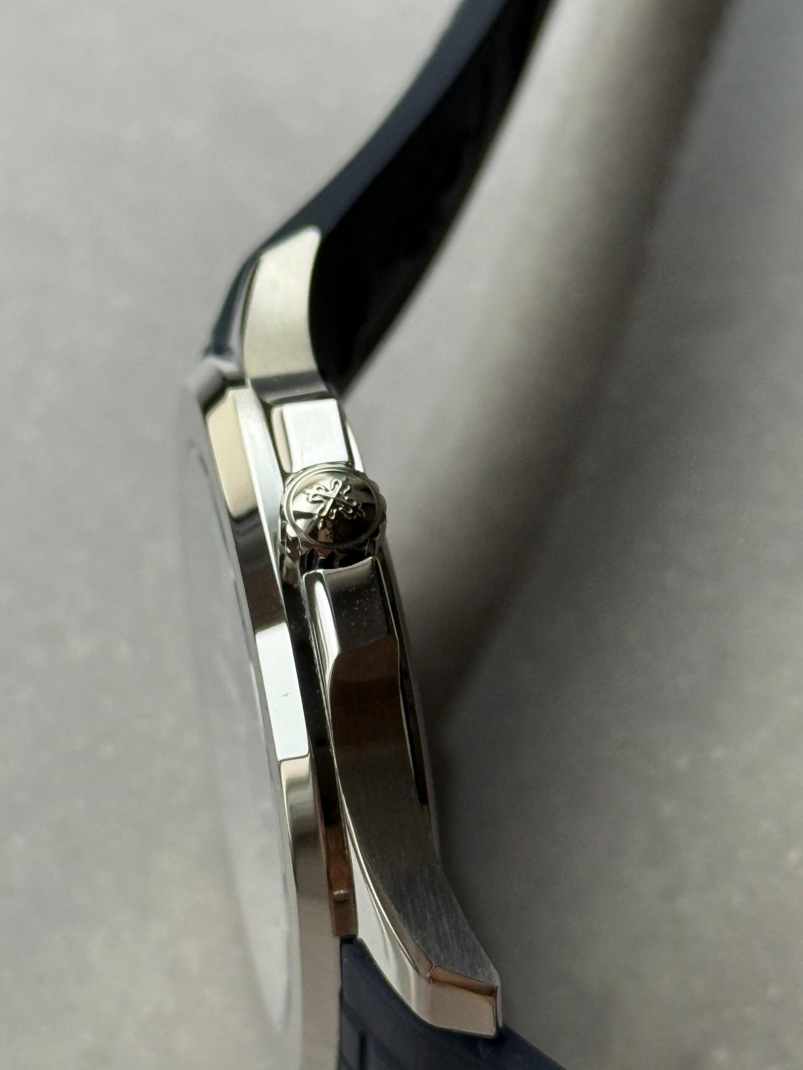 Aquanaut 5168G 42mm SS DDF 1:1 Best Edition Blue Dial on Blue Rubber Strap DD330 Super Clone (Same weight as genuine) - Image 10