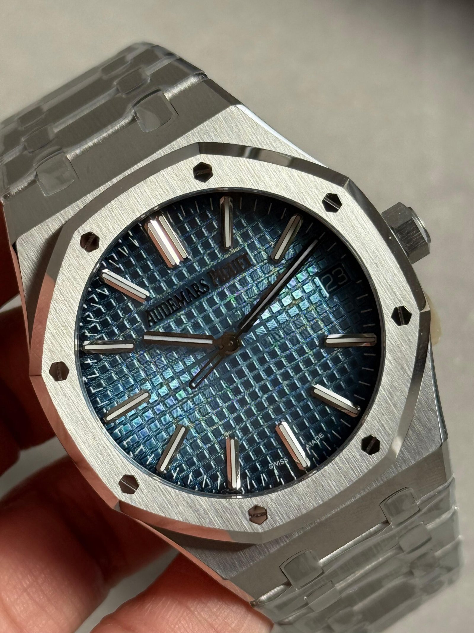 Royal Oak 41mm 15510 BC SS ZF 1:1 Best Edition Ice Blue Textured Dial on SS Bracelet SA4302 V3 - Image 6